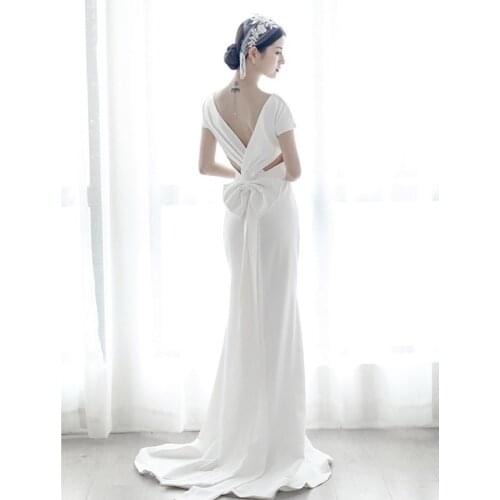 2021 New Design V Neck Short Sleeve Satin Sweep Train Backless Simple Plain Sheath Wedding Dress Bride Gown Vestidos De Novia