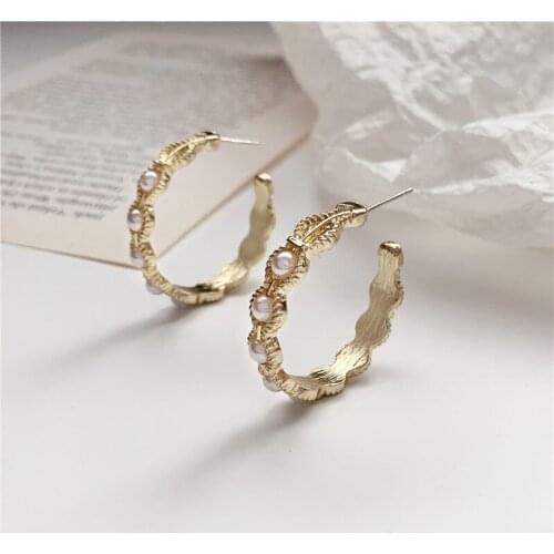Earrings for Women Simple Red Half Circle C-shaped Pearl Geometric Earrings Jewelry Wholesale