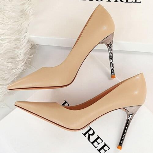 2021 Fashion Wome 9.5cm High Heels Pumps Stiletto Pink White Nude Heels PU Leather Prom Pumps Office Lady Bride Shoes Escarpins