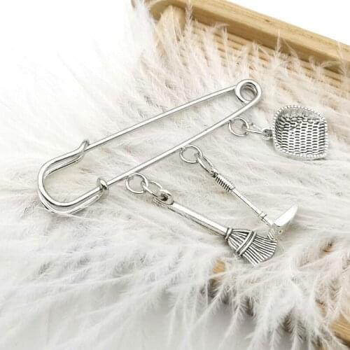 Cute Sledge Dustpan Broom Brooch Paper Clip Creative Decoration Clothes Brooches for Women Christmas Jewelry Gift Happy Birthday