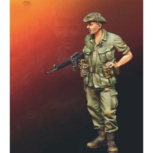 1/35 Resin Model Building Kit Figure Soldier