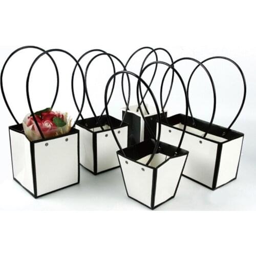 Portable Flower Box Waterproof Paper Handbag Gift Packaging Bag Florist Handy Flower Bags Wedding Party Favor Rose Storage Boxes