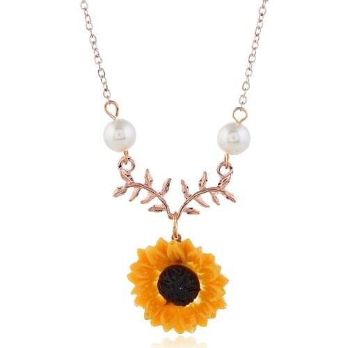 Fashion Simple Exquisite Womens Ornament Choker Personality Creative Faux Pearl Metal Leaf Acrylic Sun Flower Pendant Necklace