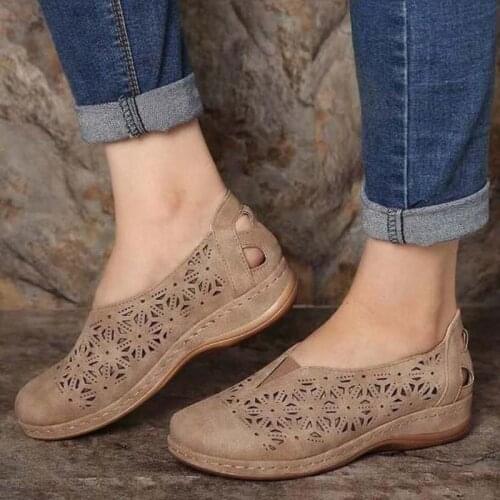 C.NEW S Low-heeled Shoes