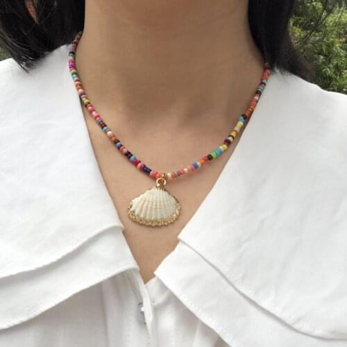 Trendy Boho Jewelry Necklace Multi-Color Beads Choker Natural Seashell Gold Color Plated Pendant Jewelry Necklace for Women Gift