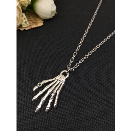 2018 / New Fashion Charm Tibet Silver Ghost Hand Necklace Alloy Pendant Necklace, Mens and Womens Necklace Accessories