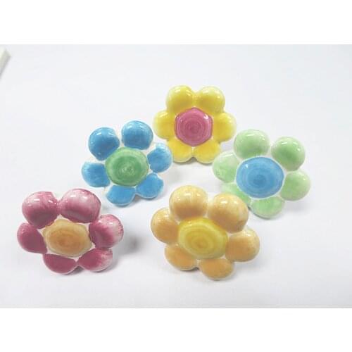 Ceramic childrens room drawer handle Cabinet door handle Rural sweet flower shaped handle Cute cartoon wardrobe children pulls