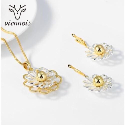 Viennois Duabi Jewelry Set Gold Pleated Jewelry Set Mix Color Flower Necklace and Drop Earrings Jewelry Set
