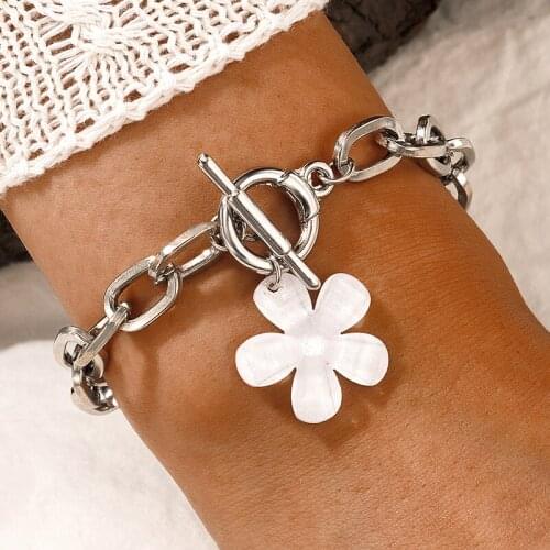 Docona 1pcs New Trendy White Flowers Pendant Bracelet for Women Elegant Camellia Flowers Resin Bangle Jewelry Wholesale 18821
