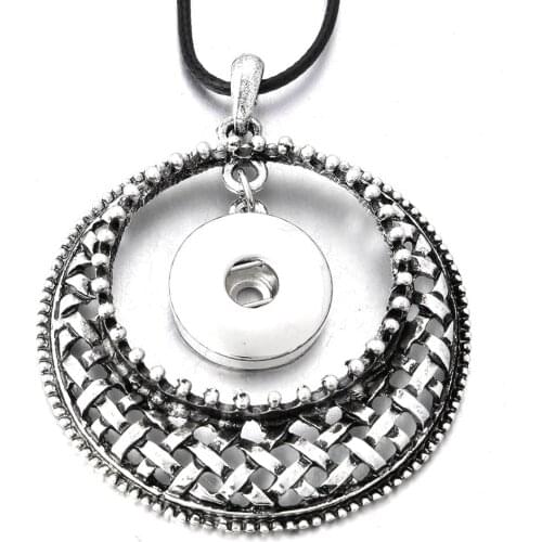 New Round Hollow Out Snap Button Pendant Necklace Fit 18mm Snaps Buttons For Women Charm Fashion Vintage Interchangeable Jewelry