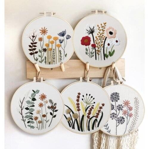 DIY Embroidery Starter Kit with Plant Flower Pattern Bamboo Embroidery Hoop Color Threads Cross Stitch Kit D50