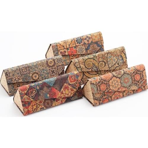 Totem Retro Folding Triangle Glasses Case Women Personalit Sunglasses Box Portable Travel Glasses Storage Box