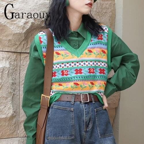 Garaouy 2021 New Women Spring Autumn Floral Knit Jacquard Vest Sleeveless V-Neck Loose Sweater Green Vintage Knitted Top ZA