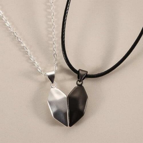 2Pcs Couple Necklace Attracting Magnet Chain A Pair of Stitching Attracting Individuality Creative Fashion Necklace for Women