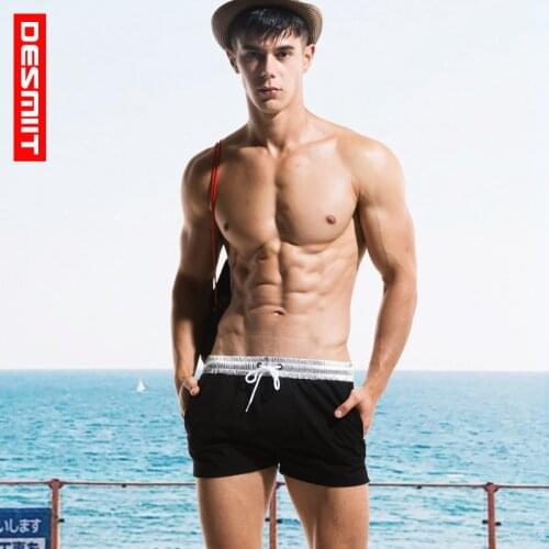 2018 Tide mens beach pants comfortable stretch shorts summer mens hot pants mens bright side swimming trunks