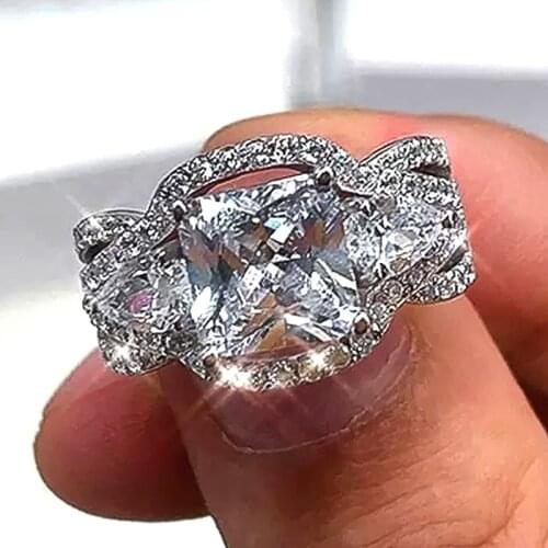 Huitan New Trends Gorgeous Wedding Rings for Women Big Square Cubic Zirconia Elegant Anniversary Party Ring Gift Fashion Jewelry