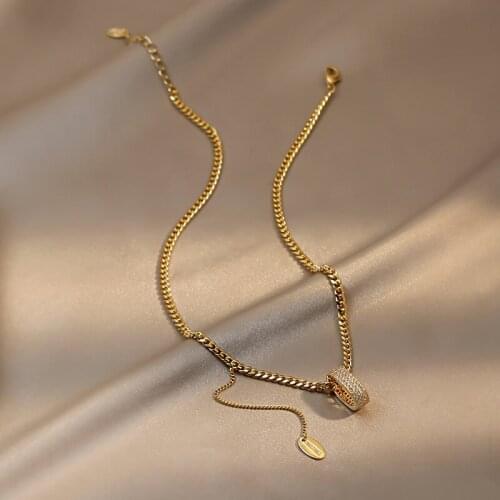 Origin Summer Luxury Asymmetric Gold Geometric Letter Pendant Necklace for Women Delicate Hollow Out Rhinestone Necklace Jewelry