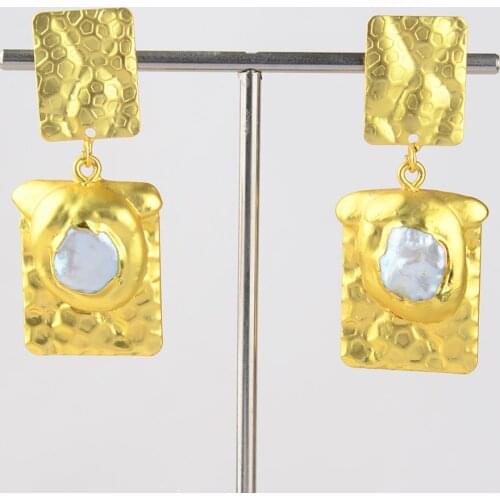 Women‘s White Keshi Pearl Golden Plated Rectangle Earrings