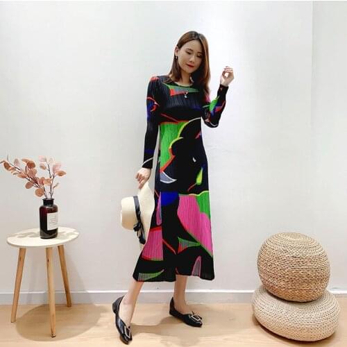 Women Dress Plus Size Autumn 2020 New Elastic Miyake Pleated Round Neck Long Sleeved Printed Midi Dress For Female 45-75kg