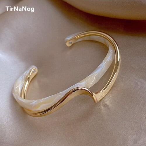 TirNaNog White Bracelets