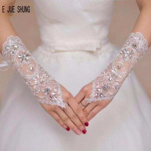E JUE SHUNG Short Lace Bridal Gloves Fingerless Wedding Gloves With Beaded Formal Women Gloves Wedding Accessories Veu De Noiva