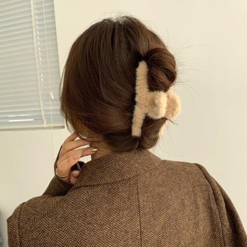 Hair Accessories For Women Clips Korean Minimalist Style Geometric Metal Plush Coral Fleece Girls Claw Catch Clips Ponytail Clip
