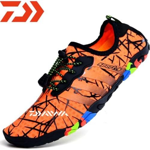 New Daiwa Fishing Men Outdoor Wading Shoes Couple Casual Beach Shoes Swimming Quick-Drying Dawa Water Shoes Size35-46