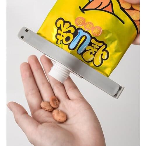 Food Fresh Keeping Sealing Clip Kitchen Gadgets Snack Spices Seal Bag Pour Food Packaging Clips Travel Mini Bag Sealer Clamp