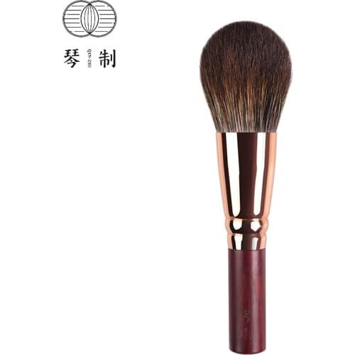 QINZHI Professional Handmade Make Up Brush 104 Flat Round Blush Brush Short Handle Soft Red Fox Blue Squirrel Hair Makeup Brush