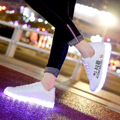 2021 New Usb Rechargeable Luminous with Lights for Women Men LED Shoes with Lighted up sole Adults lady Chinese Slogan White