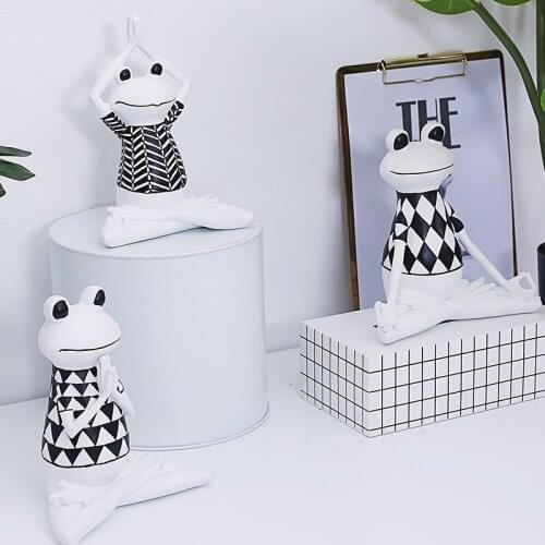 Yoga Frog Figurines Resin Crafts Restaurant Television Cabinet Decoration Home Decor ElimElim
