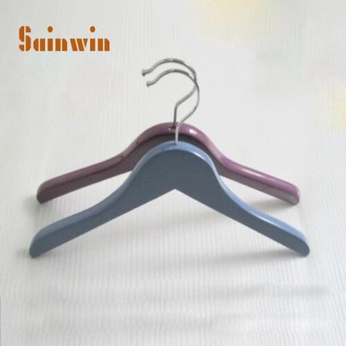 Sainwin 10pcs/lot 30cm Children Wooden Hangers for Clothes Solid Wood Child Hanger Clothes Rack