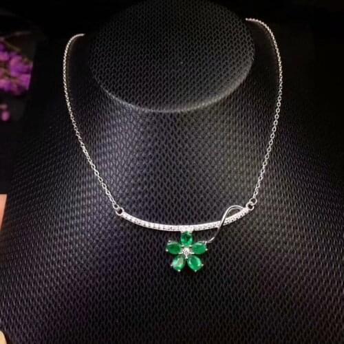 Natural emerald necklace 925 pure silver emerald necklace flower shape Wedding and banquet gifts Posting
