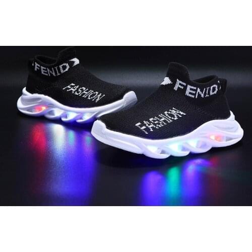 2021 Size 21-30 New Glowing Children Kids Sneakers Baby Girls Boys Shoes Light Up Shoes Mesh Led Luminous Sport Runing Sneakers