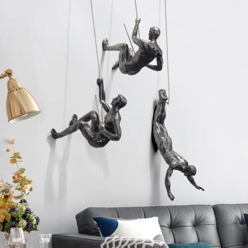 Retro Wall Decoration Climbing Man Sculpture Bronze Resin Figures Rock Climber With Iron Wire Modern Statue for Wall Decor