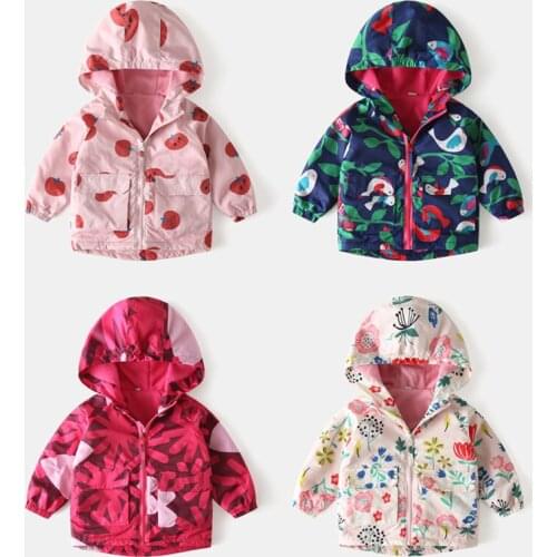The new autumn winter girls cartoon print plus velvet windbreaker childrens windbreaker mid-length windproof jacket