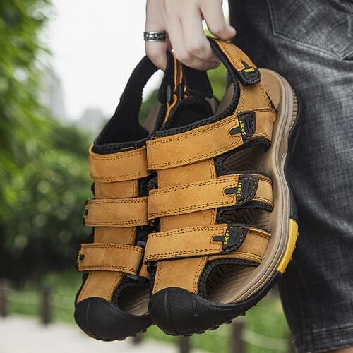 2021 Man Flat Beach Slippers Outdoor Sandals Male Walking Swimming Fishman Sport Sneakers Mens Protect Toes Summer Shoes