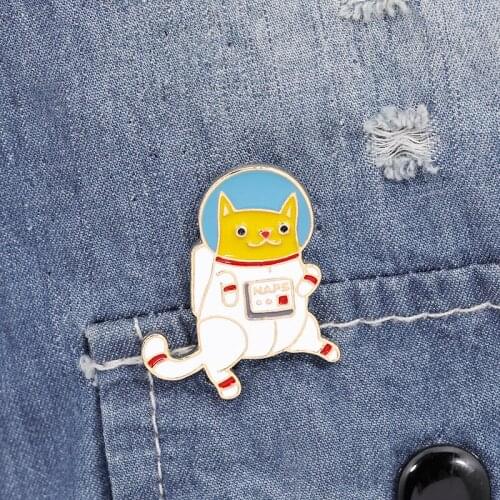 Animal Pins and brooches Space cat pins Cat pins Badges Hard enamel lapel pin Cat jewelry