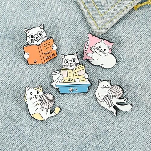 1 PC Cats Love Enamel Pin I Love You Kitten Taichi Heart Arror Brooches Bag Lapel Pin Animal Badge Jewelry Gift