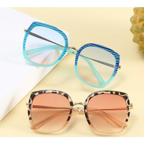 New personalized square large frame sunglasses 8371 fashionable childrens versatile Sun Protection Goggles wholesale