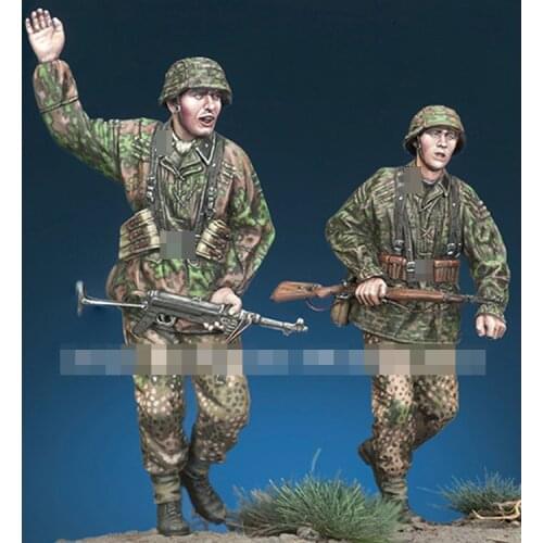 1/35 Resin Model figure GK Soldier Soldiers in combat Two heads Military theme of World War II Unassembled and unpainted kit