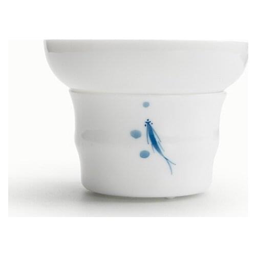 Hand-Painted Ceramic Tea Strainer KungFu Tea Ceremony Tea Filter Ceramic Whiteware Small Fish White Mesh Filter Screen with Base