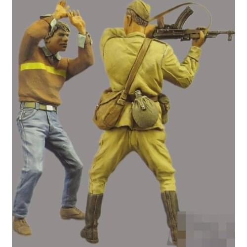 1/35 Soviet soldier and rebel II, Resin Model Soldier, GK, World War II military theme, Unassembled and unpainted kit