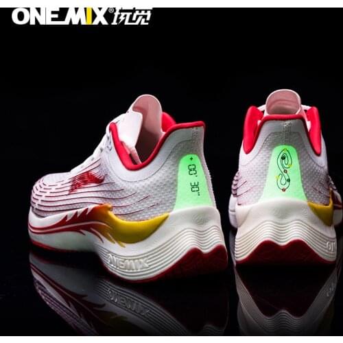 Onemix 2021 Men Running Shoes Light Marathon Breathable Sport Women Sneakers Lace Up Mesh Athletic Shoes soft Carbon Fibre Plate