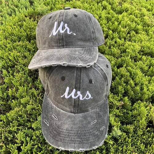 New Embroidered Dad Mom Letter Baseball Cap Ripped Hole Snapback Shading Outdoor Hats Adjustable Caps Vintage Dad Hat