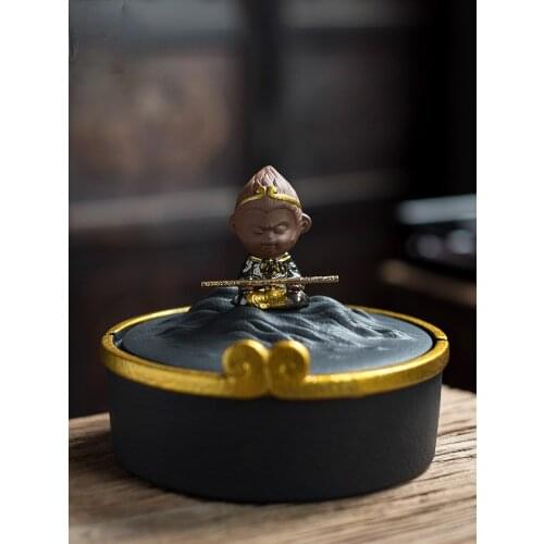 Creative Elk Black Pottery Ashtray Household Large Capacity Ceramic Personality with Cover Anti Fly Ash Car Ashtray Holiday Gift