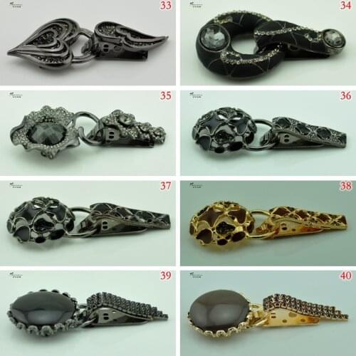 High quality Fur coats buckles mink button made of Zinc Alloy,Rhinestone decorative metal Buckles. Fur coat accessories