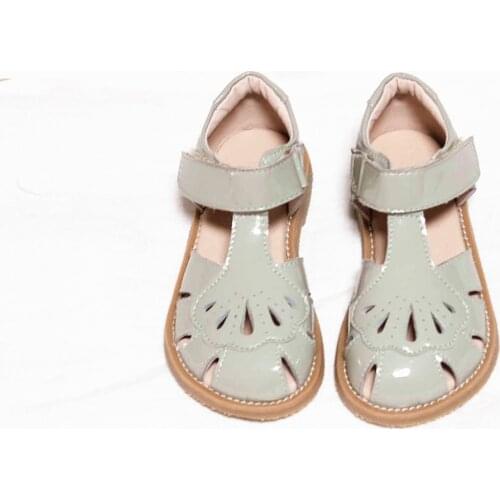 Hand-made Genuine Leather Girl Sandals Fashion Hollow Out Shell Summer Princess Sandals Casual Childrens Beach Shoes