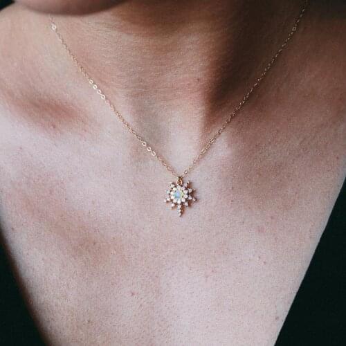 Promotion Wholesale Fashion Jewelry Clear CZ White Fire Opal Stone Snowflake Pendant Necklace Gold Color