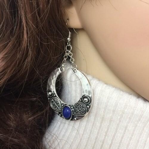 Bohemian Personality Earrings for Women Vintage Moon Shaped Hollow Carved Flower Acrylic Bead Geometric Drop Earrings Jewelry